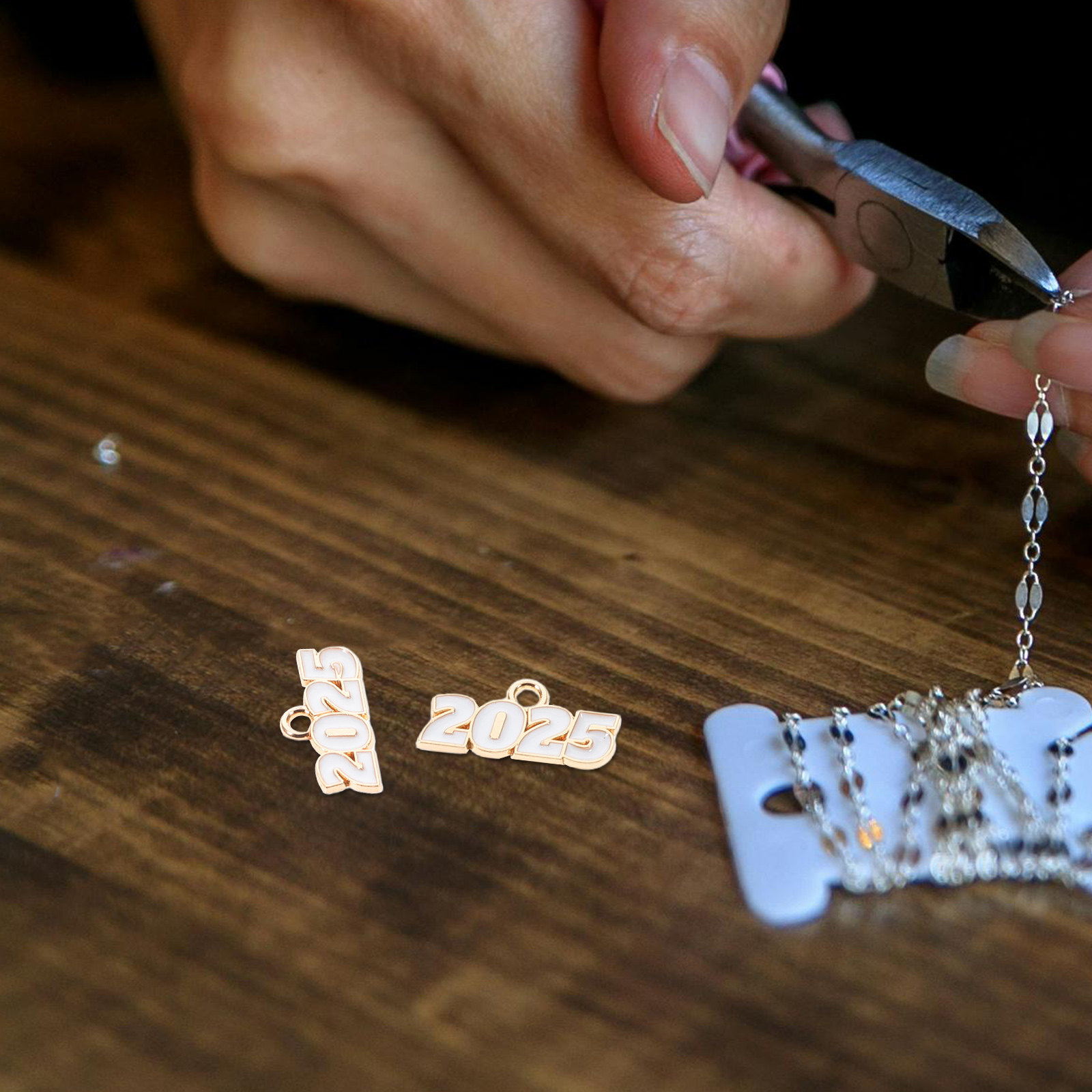 100Pcs Alloy Graduation Year C - Jewelry Making Classes บทวิจารณ์และราคา